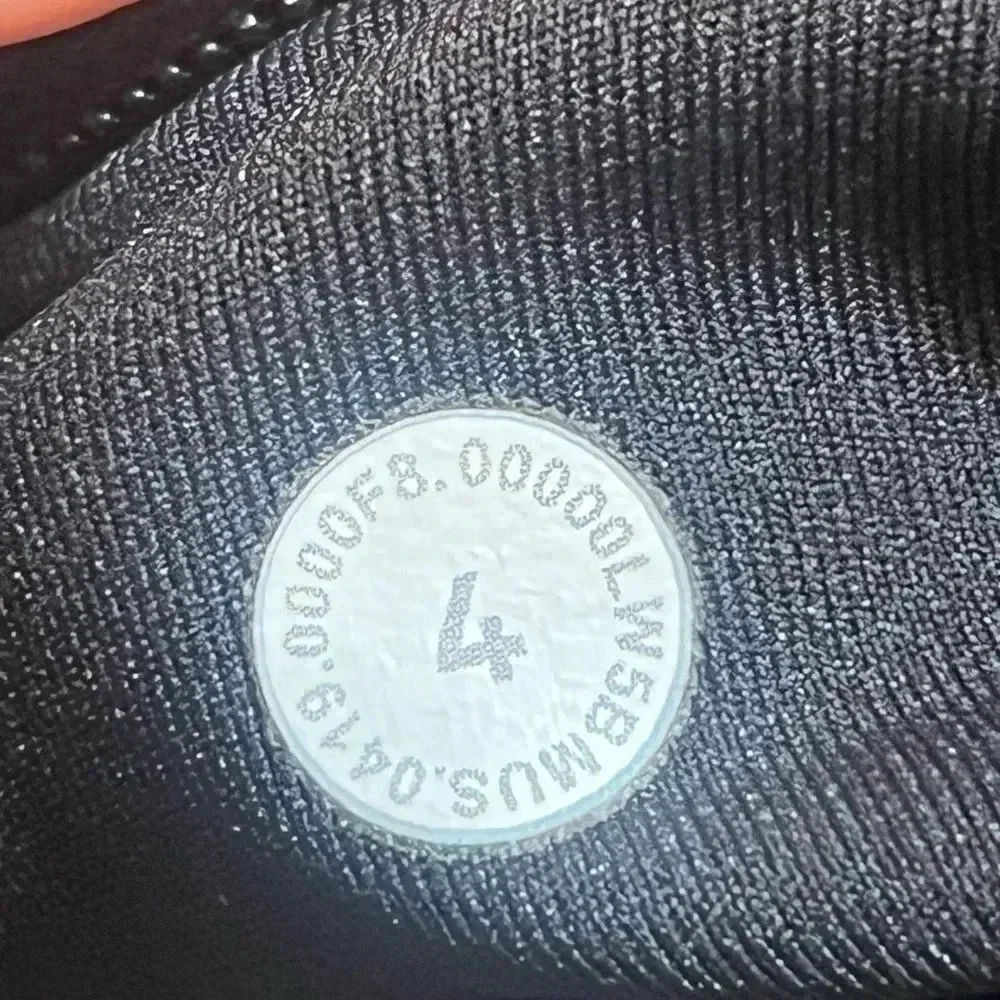 Lululemon Black Speed Up Tight *Full-On Luxtreme 28